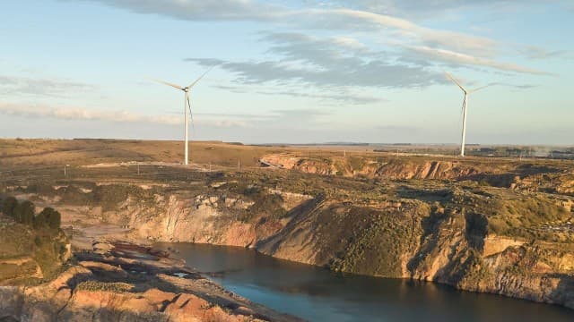 Los aerogeneradores más potentes del país ya están generando energía renovable